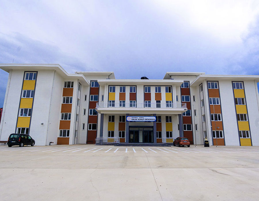 Emlak Konut Ortaokulu